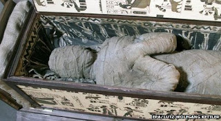Misteri Bocah Jerman Temukan Mumi di Atap Rumahnya