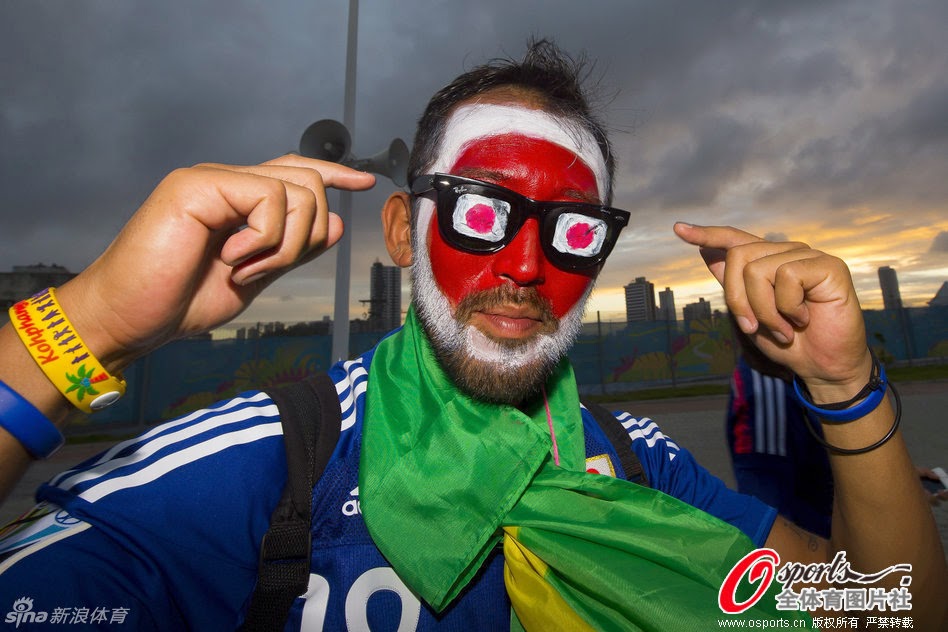 Ekspresi dan Aksi Gokil Para Suporter Jepang di Piala Dunia 2014
