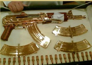 Wow! Saddam Husein Kolektor Senjata Emas