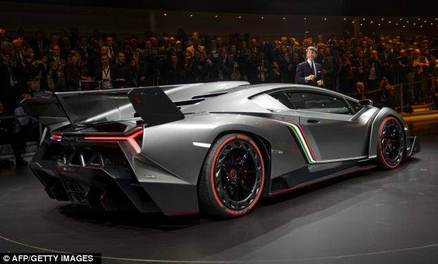 PENAMPAKAN mobil sport SUPER TERBARU dari Lamborghini (Lamborghini Veneno) 