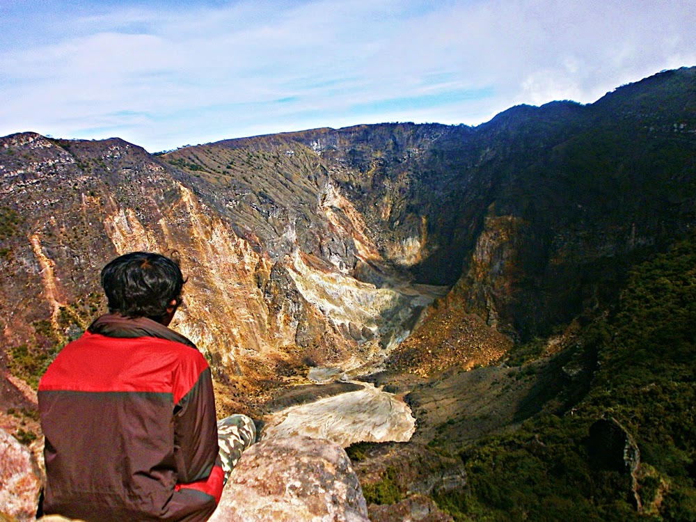 Ceremai : Tanah Tertinggi Jawa Barat 3078 - 3027 = 51 MDPL