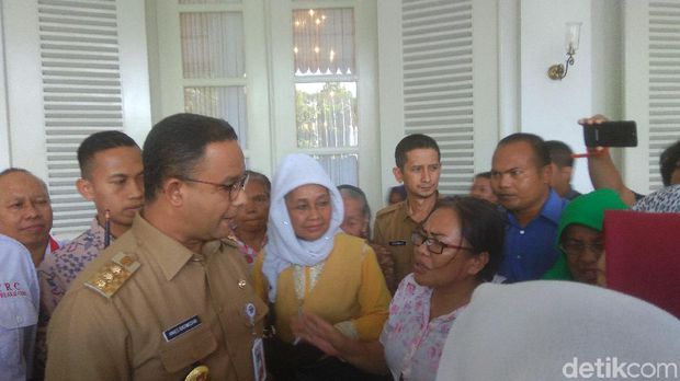 Mau Ngadu Tunggakan Sewa, Penghuni Rusun Duduk Lesehan Tunggu Anies Selama 6 Jam