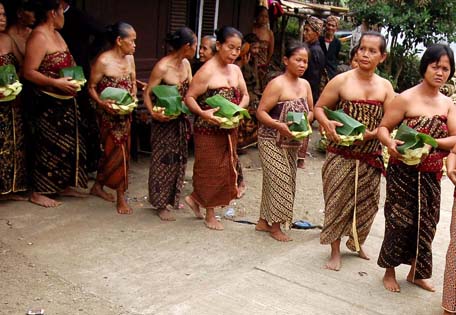 7 Tradisi Menyambut Bulan Ramadhan di Berbagai Daerah Indonesia