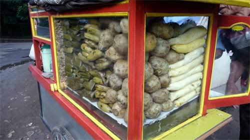 tukang-tukang-yang-udh-nga-keliatan-atw-lewat-di-depan-rumah-ane