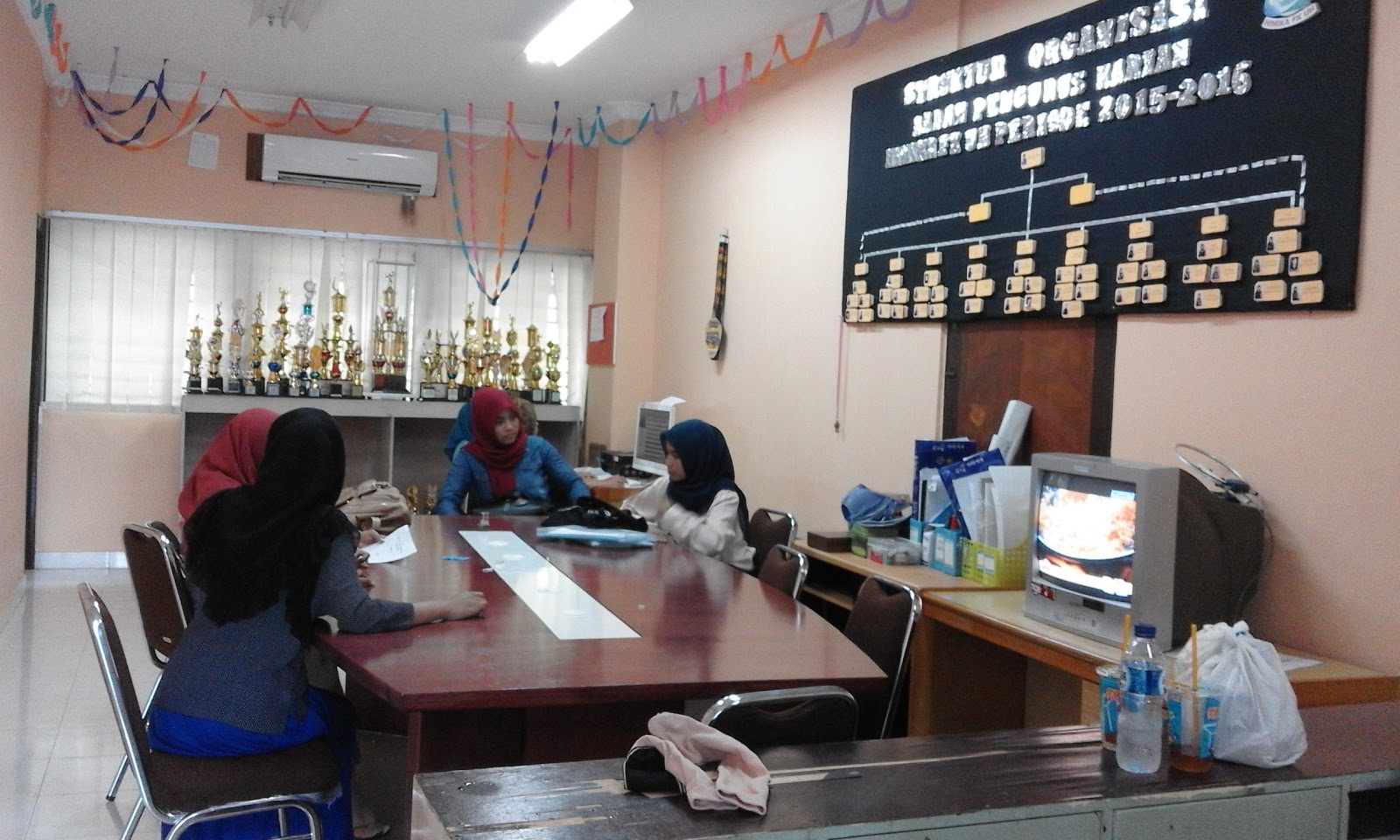 5 Tempat Nongkrong Paling Asik di Kampus, Kalian Suka Nongkrong Dimana?