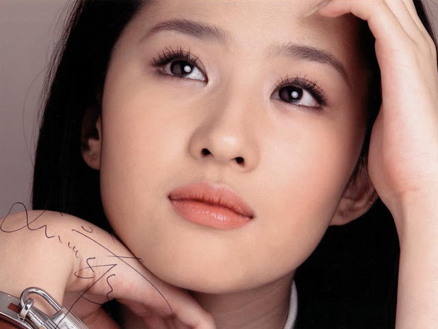Aktris Cantik Pemain Film Asia versi Ane - Liu Yifei