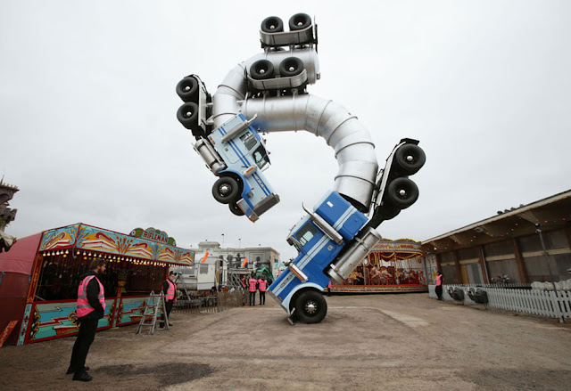 Inilah Taman Bermain Dismaland ketika DIsneyland Berubah menjadi tempat yang suram