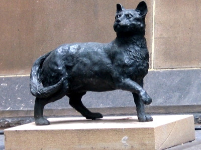 8 Kisah Monumen Kucing Dan Anjing di Dunia