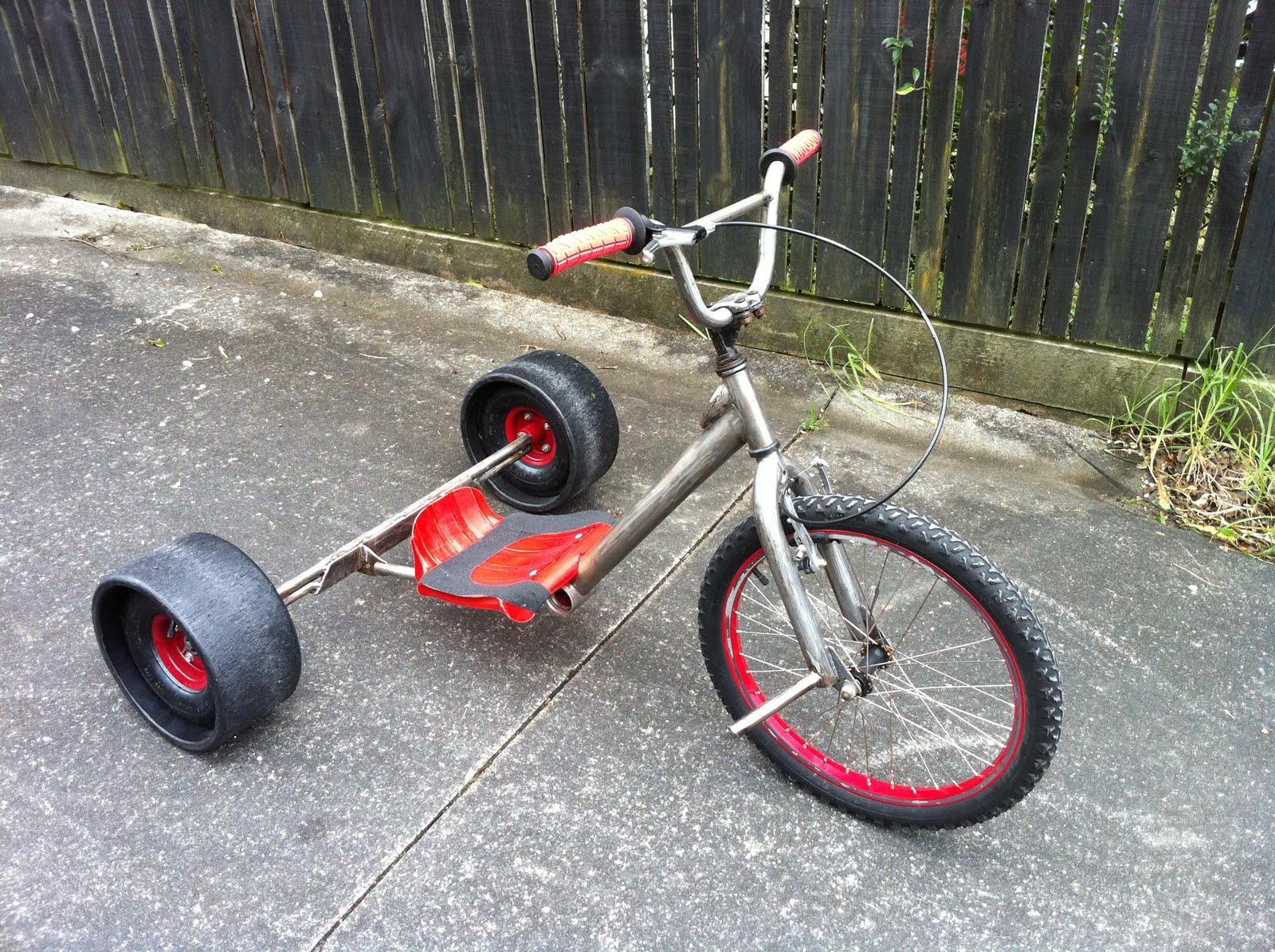 DRIFT TRIKE BIKE ! Asiknya Ngedrift Pake Sepedah Gan.