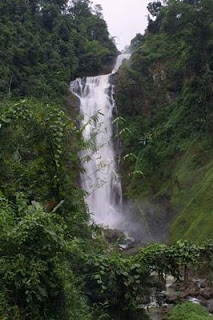 Ini dia 10 curug tertinggi dan terindah di indonesia 