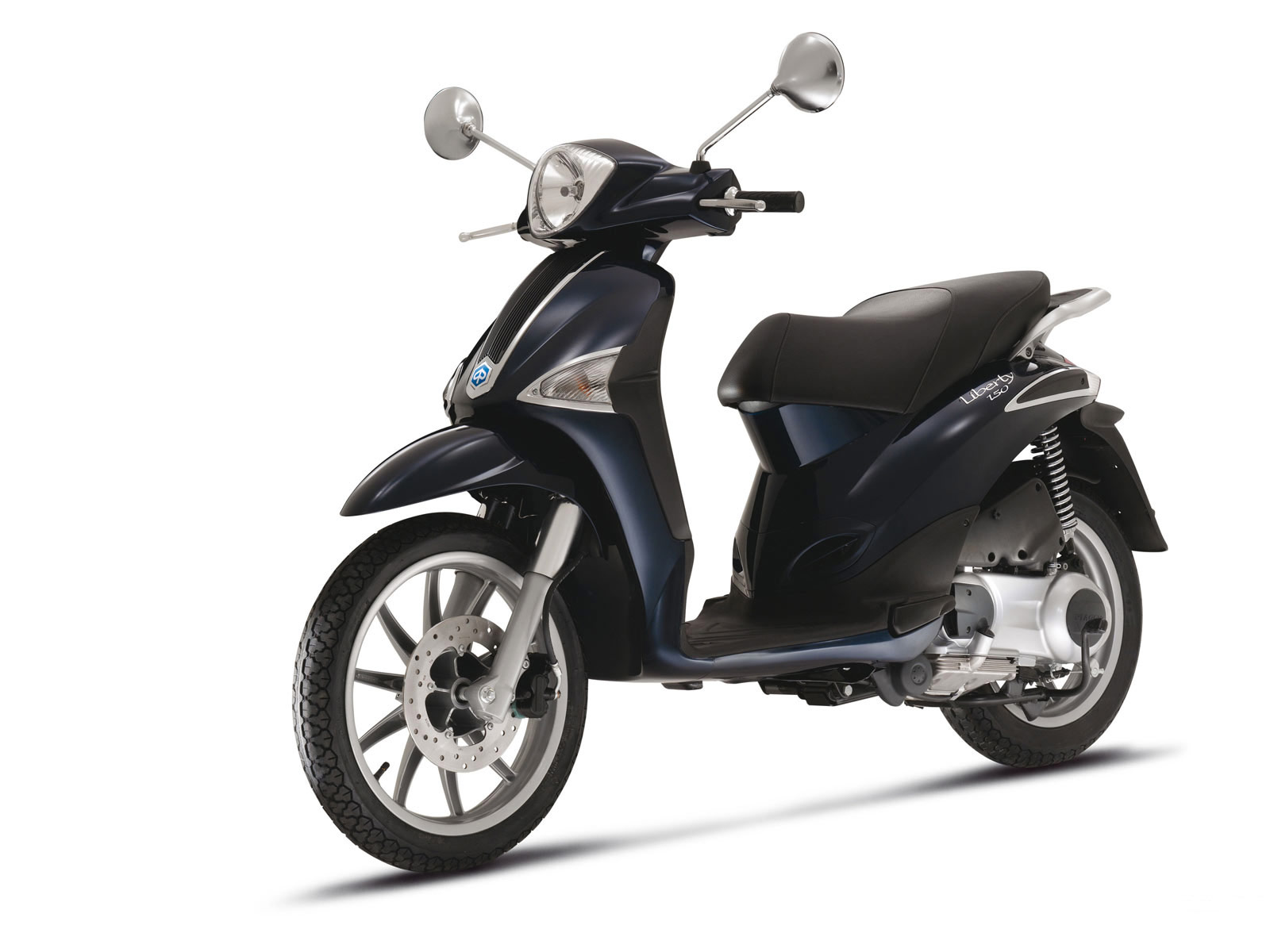cash dan kredit motor piaggio vespa, liberty, zip,