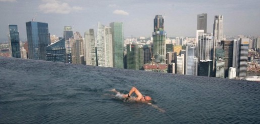 8 Kolam Renang Mewah Sekaligus Menyeramkan di Dunia