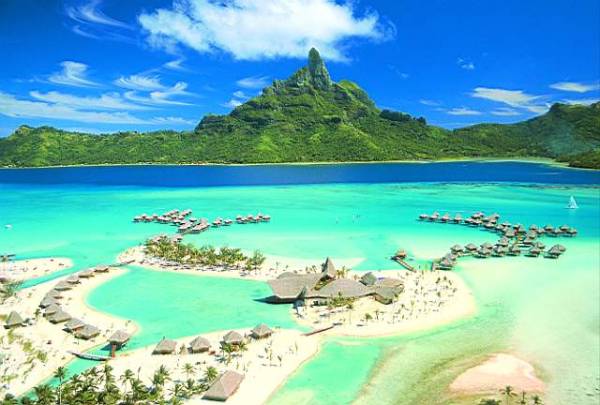 Keindahan Matira Beach, Pantai Paling Romantis di Dunia!
