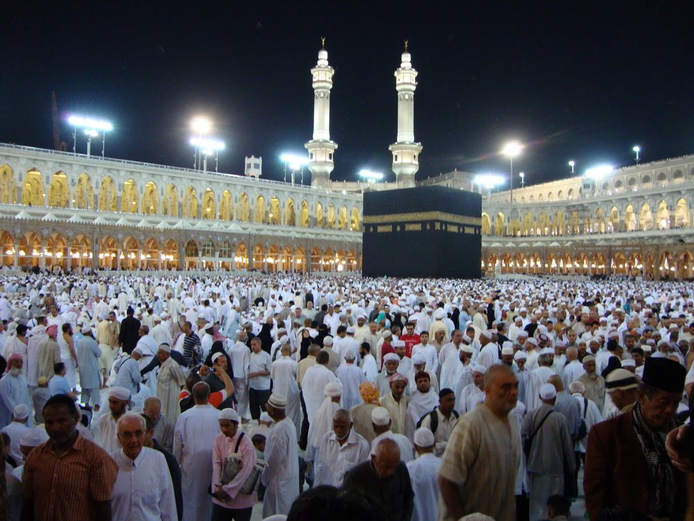 BOLEH GA SIH PAKE PAKAIAN BIASA DALEM MASJIDIL HARAM..??? INI PENAMPAKANNYA GAN.