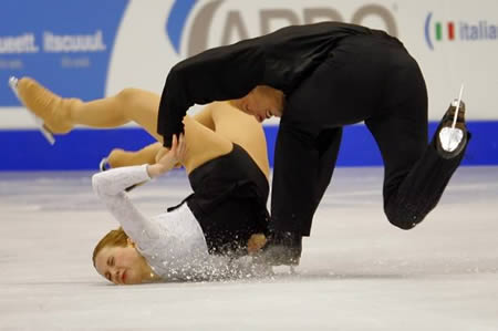 Foto Peristiwa Memalukan (kecelakaan) Pada Olah Raga Ice-Skating