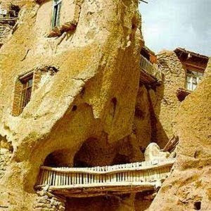 Rumah Paling Tua di Dunia gan,,umurnya udah sekitar 700tahun,,mantep gan