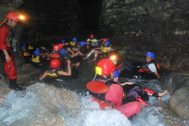 &#1769;&#1769;&#1769; Goa Kalisuci, Pesona Keindahan dibalik Kegersangan Gunung Kidul Yogyakarta &#1769;&#1769;&#1769;