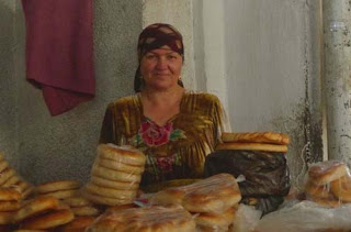 Rahasia Keindahan Alis Mata Wanita Tajikistan