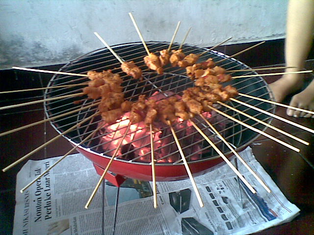 Cara membuat sate dengan NIKMAT !