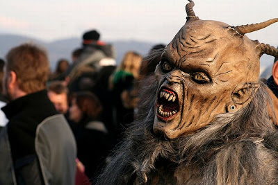 Misteri Krampus - Monster Yg selalu mengikuti Santa untuk menghukum anak yg nakal 