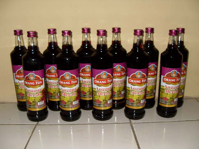 Antara Bajingan dan Pengecut