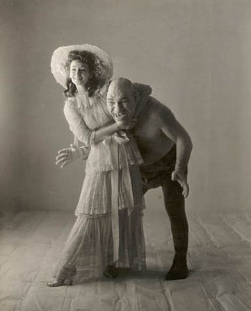 MAURICE TILLET SI SHREK DUNIA NYATA