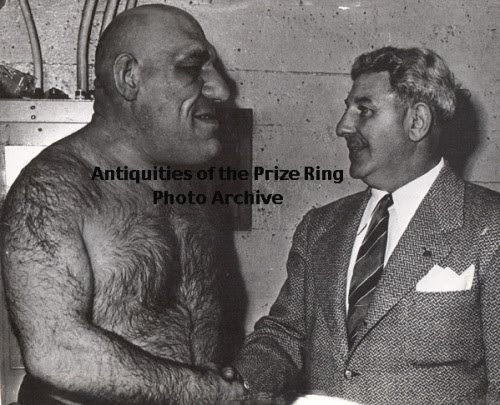 MAURICE TILLET SI SHREK DUNIA NYATA