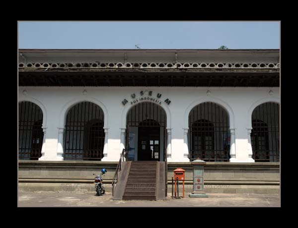 Jalan-Jalan ke museum POS Indonesia