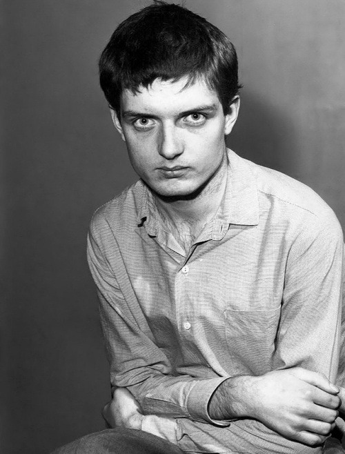 KISAH HIDUP : Ian Kevin Curtis. Sang Maestro dengan Epilepsy Dance !