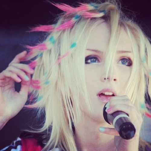 8-potongan-rambut-paling-aneh-para-rocker-dunia