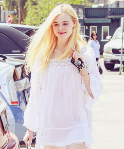 elle-fanning--edited-pict-or-not-allowed-here