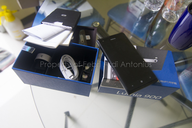 NOKIA LUMIA 900 WINDOWS PHONE BLACK MINT CONDITION FULLSET
