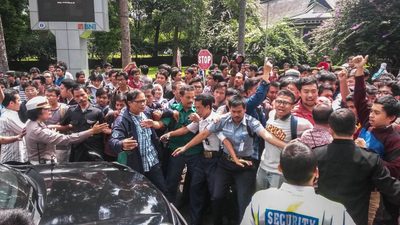 &#91;+foto&#93; Hindari Polemik, Jokowi Cuma 5 Menit di Aula ITB 