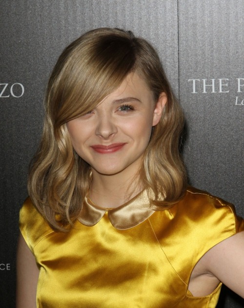 fanbase-reboot-fans-chlo-grace-moretz-fcgmi-read-page-one-first