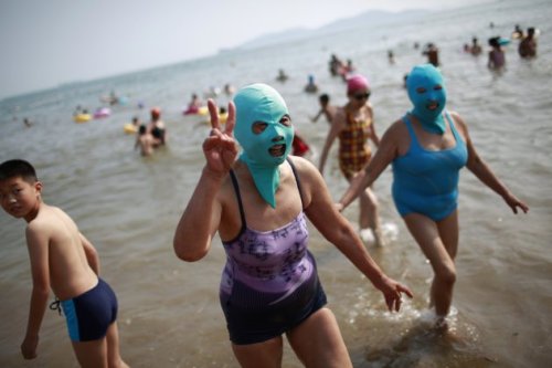 Selain Aman FACEKINI Solusi Buat Jilbabers / Hijabers Berenang di Laut