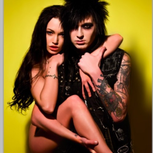 8 pacar Rockstar yang super Cantik (HOT)