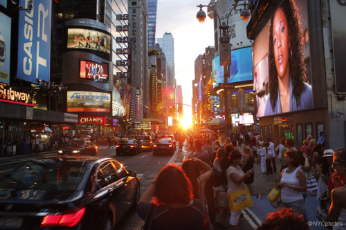 &#91;FOTO&#93; Fenomena Manhattanhenge Yang Langka Di New York 