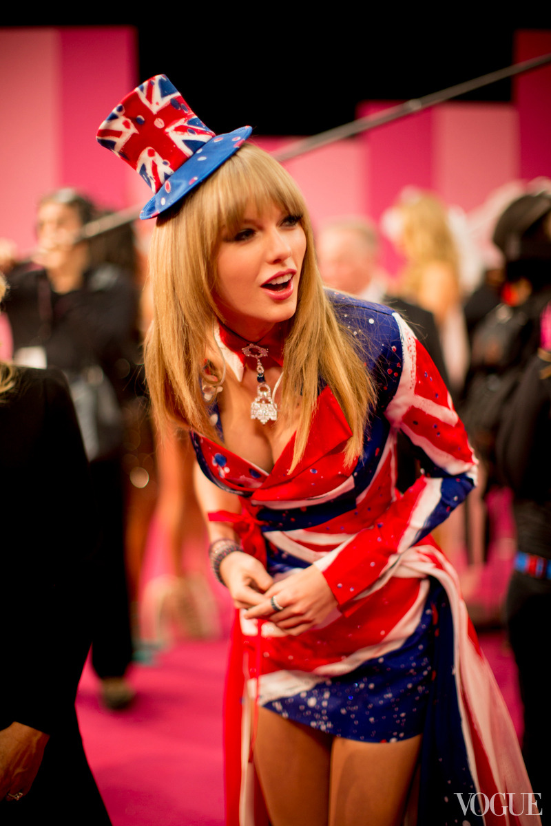 982998299829-white-cat-paws-982998299829---part-11---part-1