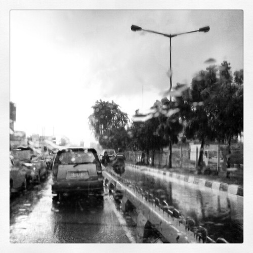 Pengguna Instagram dan Tumblr tidak kalah mempost Kebanjiran