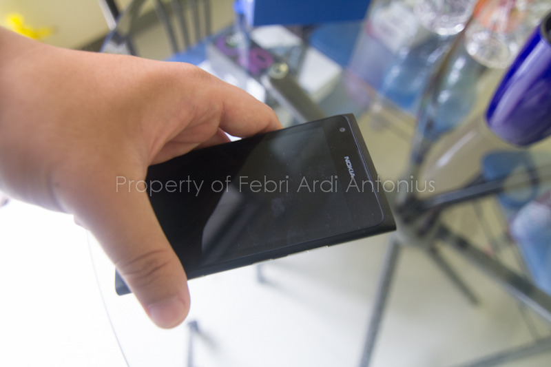 NOKIA LUMIA 900 WINDOWS PHONE BLACK MINT CONDITION FULLSET