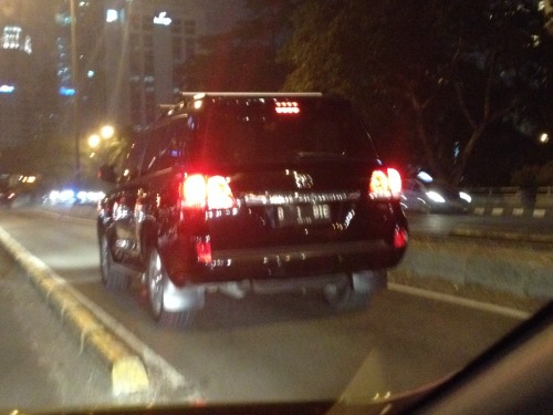 &#91;FOTO-FOTO&#93; INI DIA &quot;TERSANGKA&quot; YANG MASUK JALUR BUS WAY.