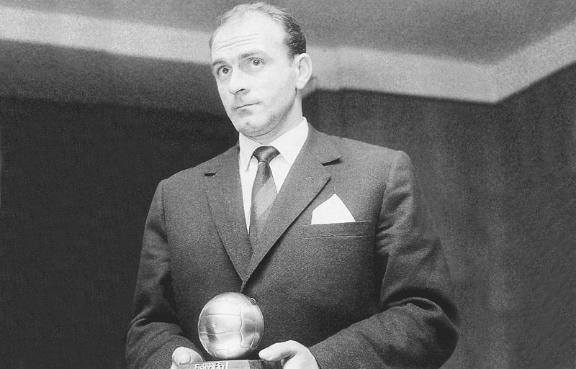 Daftar Peraih FIFA Ballon d'OR dari ( 1956 - 2013 ) ....