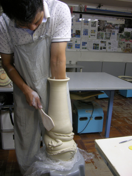 &#91;Photo&#93; Progress Pembuatan Vas Naga