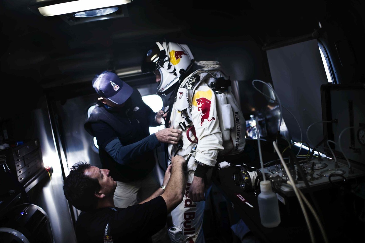 Felix Baumgartner, Manusia Pertama Terjun Melampaui Kecepatan Suara