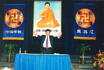 falun-gong-mendorong-berita-palsu-tentang-demokrat-dan-komunis-tiongkok