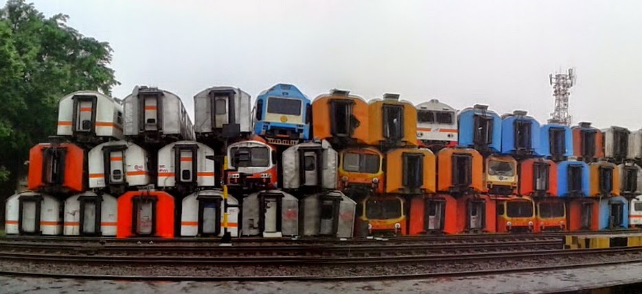 Melihat Perkuburan Kereta Api Listrik (KRL) JABODETABEK di Purwakarta