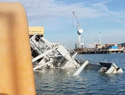 Kapal Angkatan Laut Malaysia Tenggelam