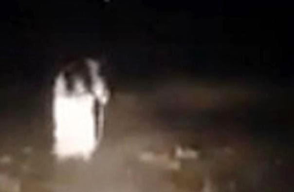 Video Hantu Mengejar Mobil Di Sepanjang Jalan Sepi