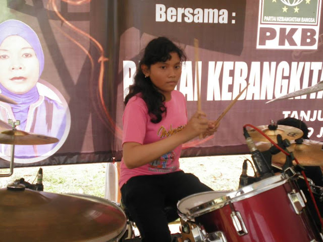 Cewek Metal Indonesia: Vivi, Drummer dari Soul of Slamming