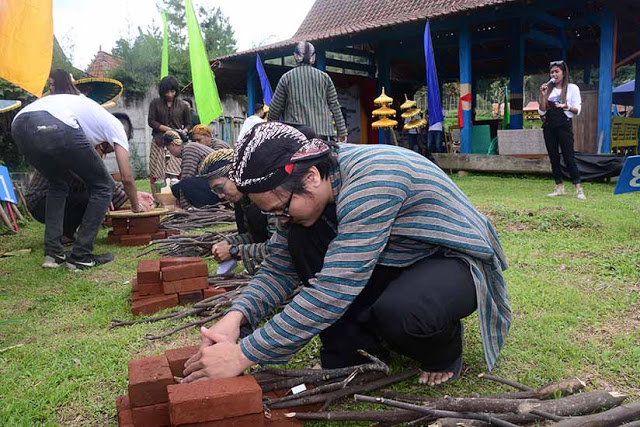 PERBEDAAN OUTING, GATHERING DAN OUTBOUND | BAGI PELAKU JASA EO